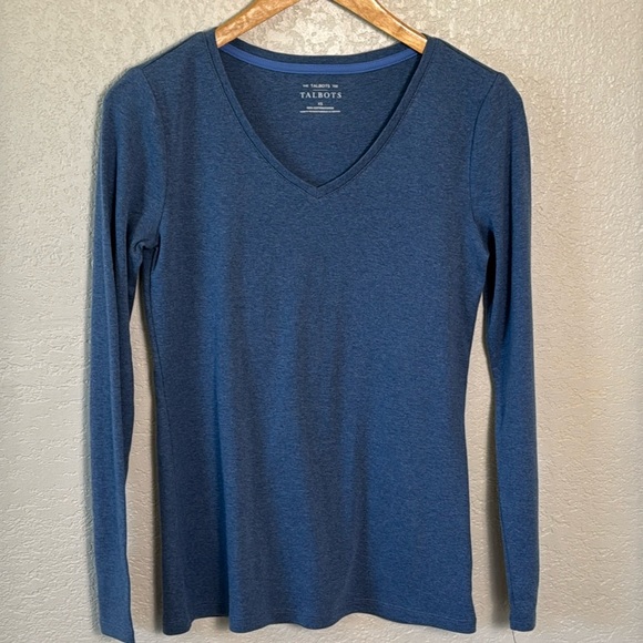 Talbots Women's XS Blue V-Neck Top Long Sleeve 100% Cotton The Talbots Tee NWT - Picture 1 of 5